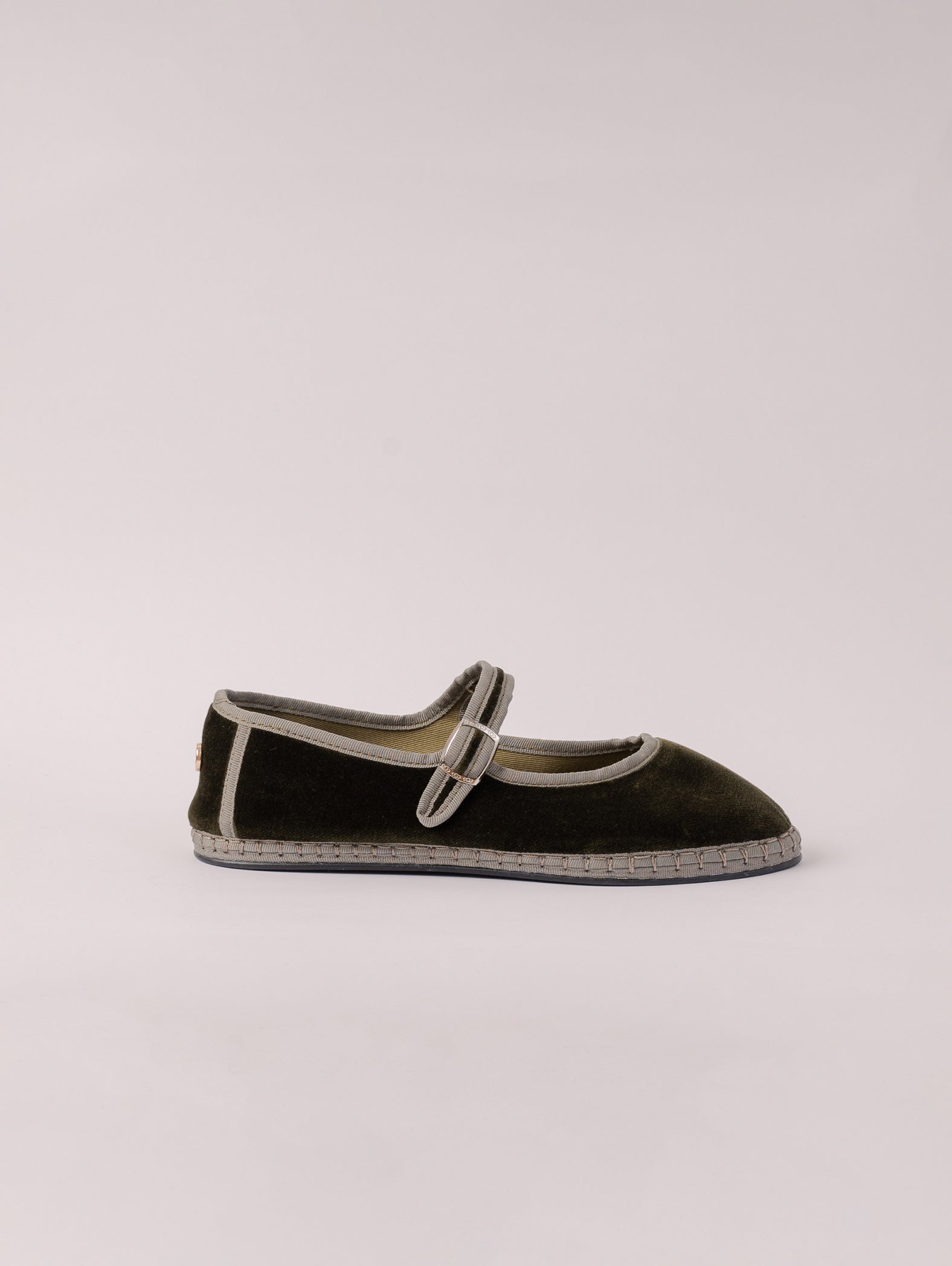 mary-jane-terciopelo-verde-kaki