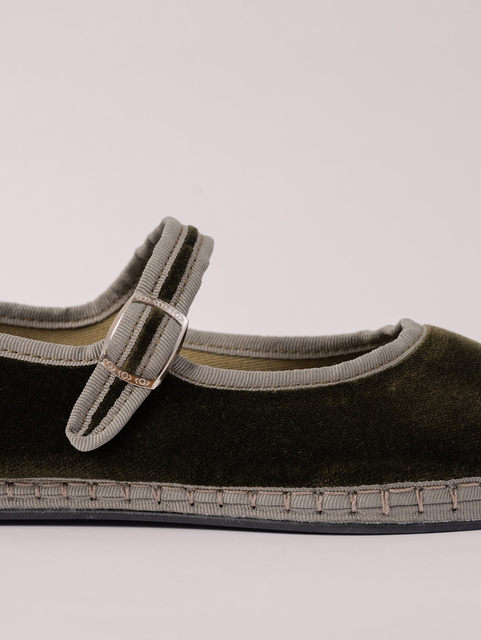 mary-jane-terciopelo-verde-kaki-4