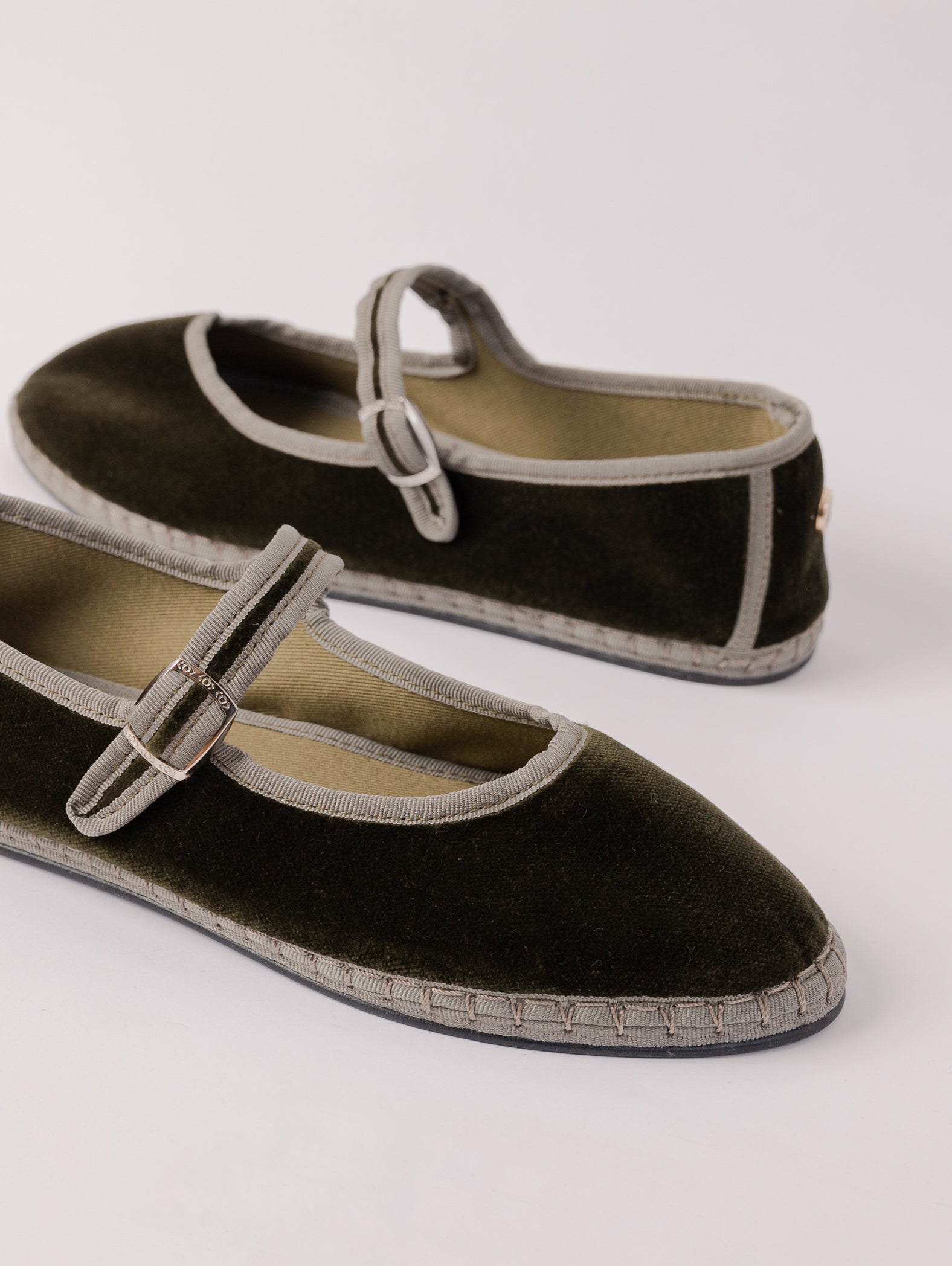 mary-jane-terciopelo-verde-kaki-1