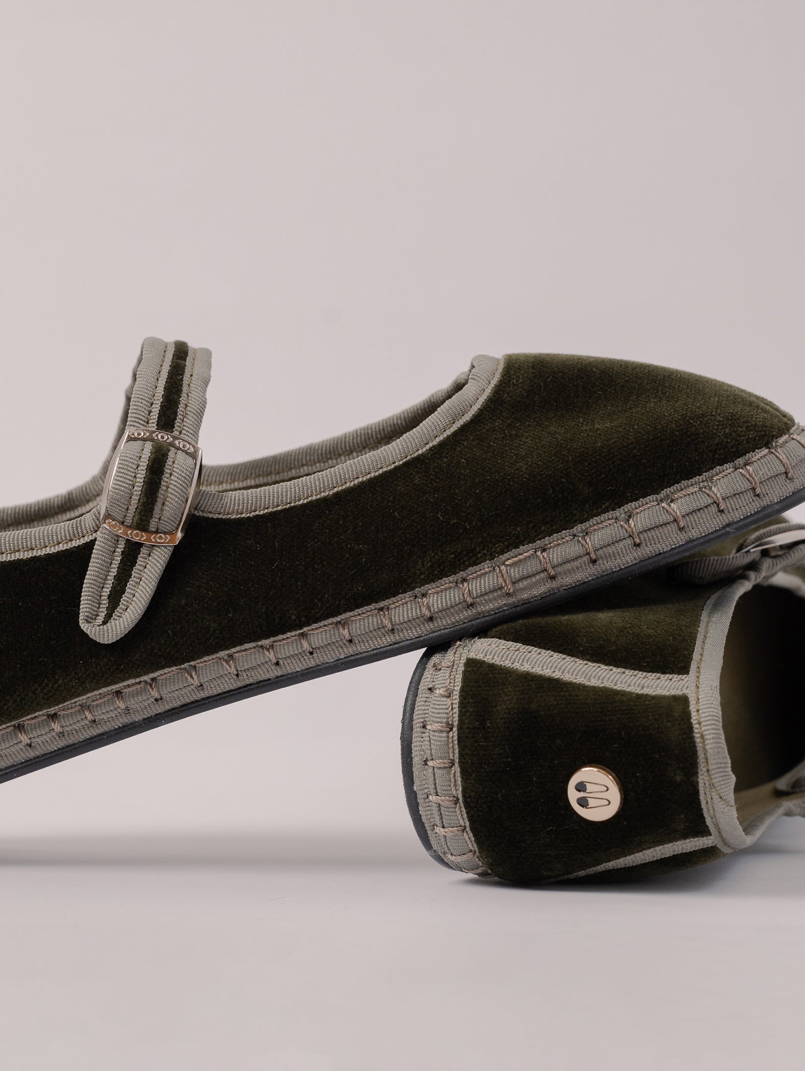 mary-jane-terciopelo-verde-kaki-3