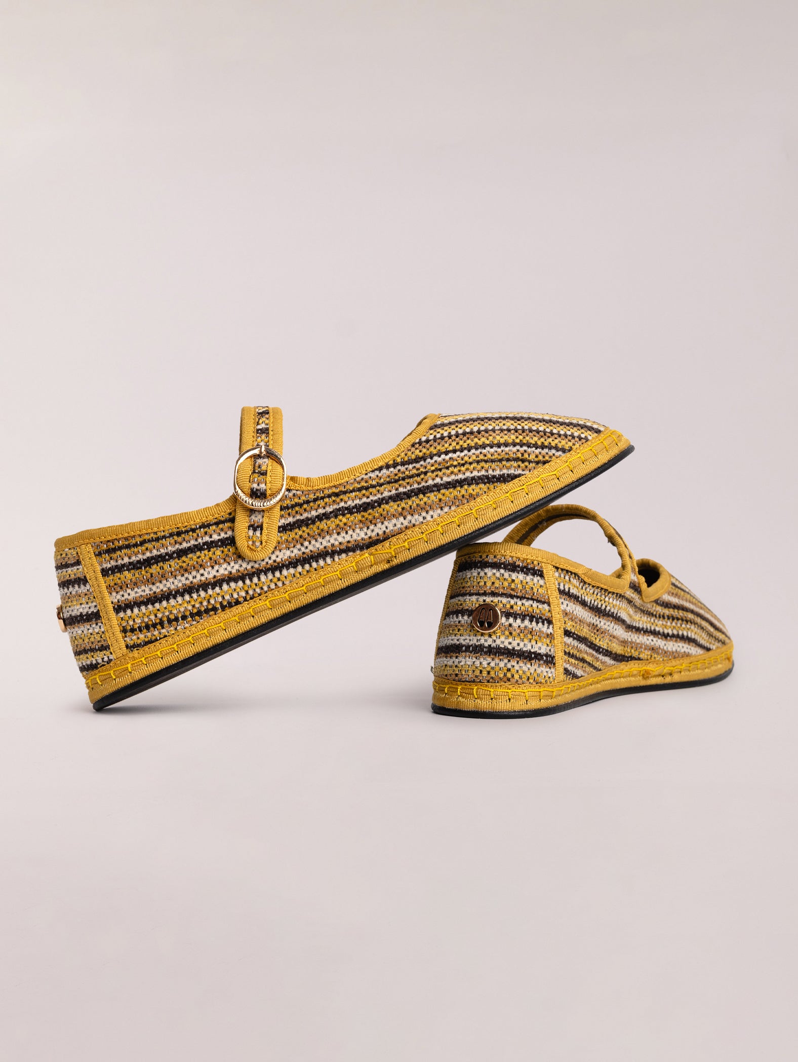 mary-jane-rayas-amarillo-y-negro