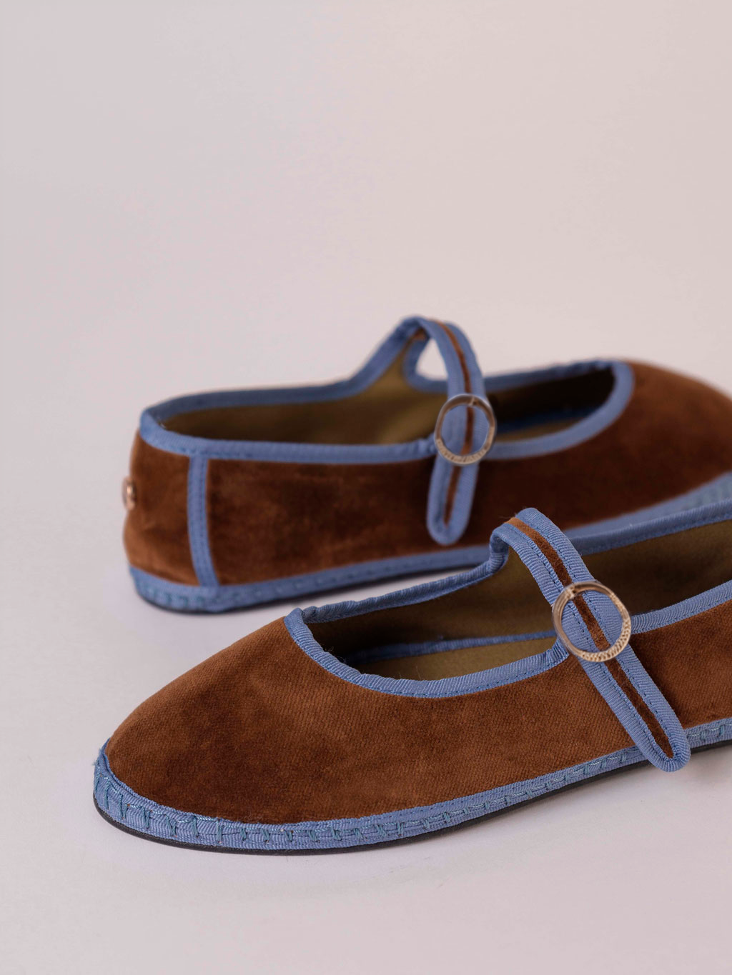Svetis Mary Jane Camel
