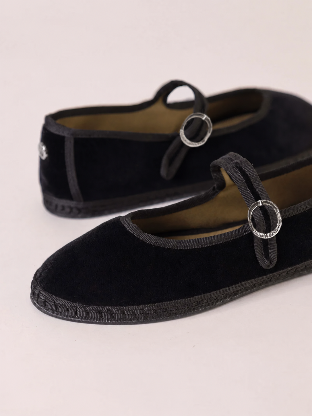 Svetis Mary Jane Noir