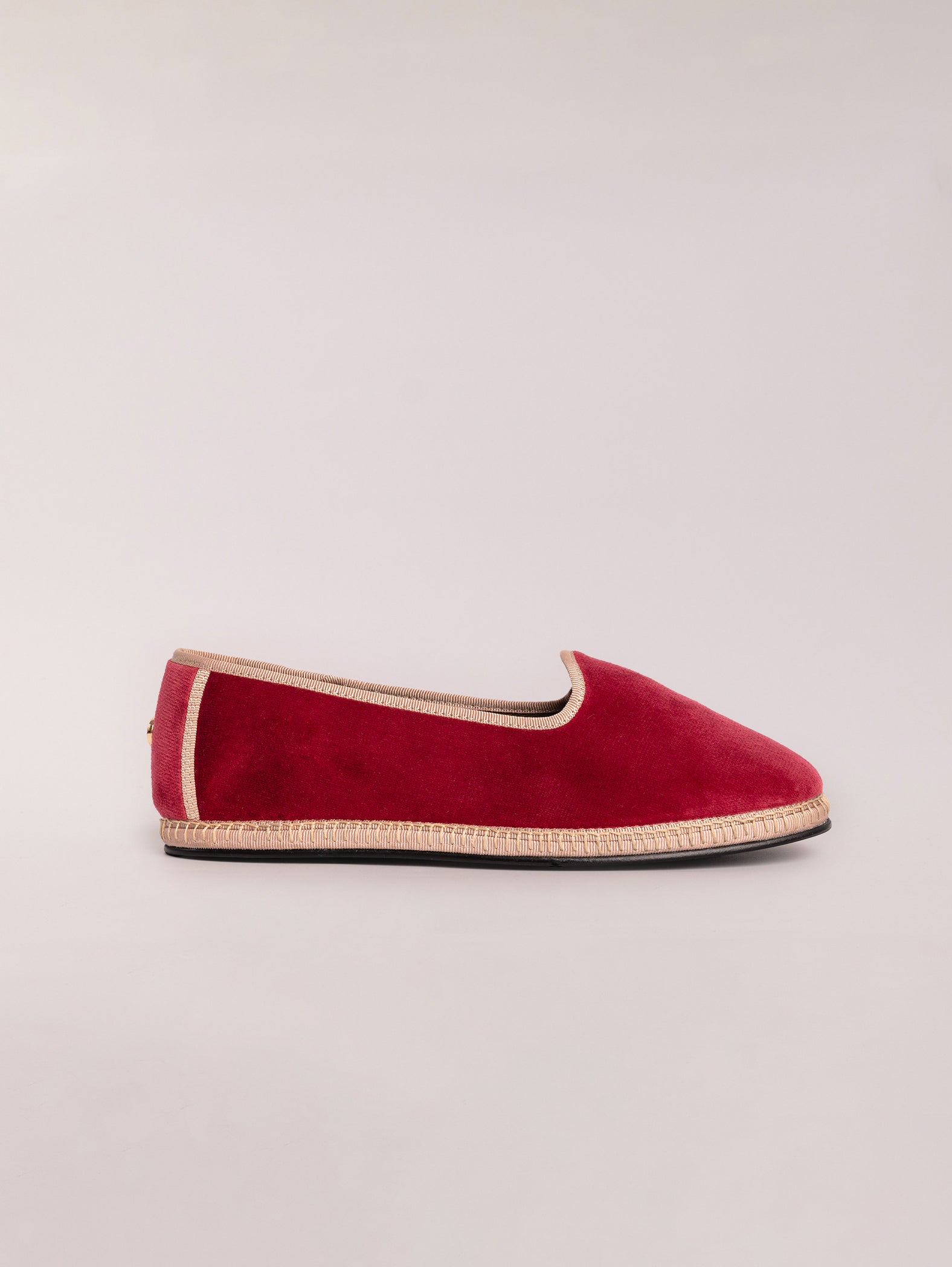 Venecianas-de-terciopelo-Svetis-Nikola-Guinda