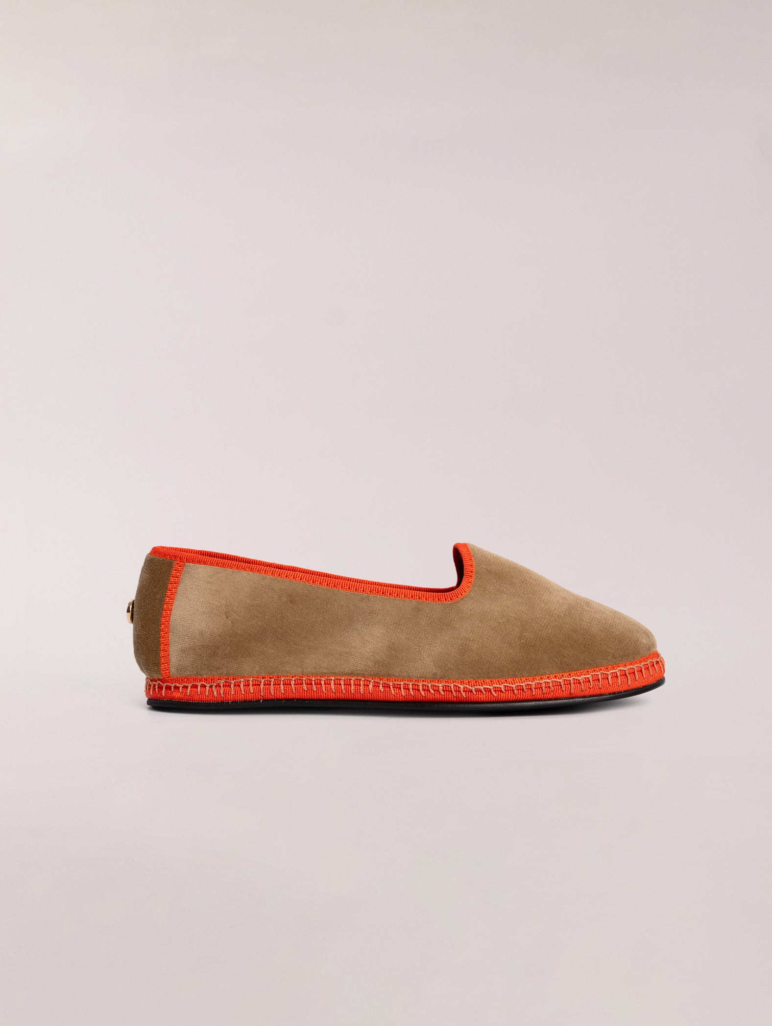 Venecianas-de-terciopelo-Svetis-Nikola-Cuero