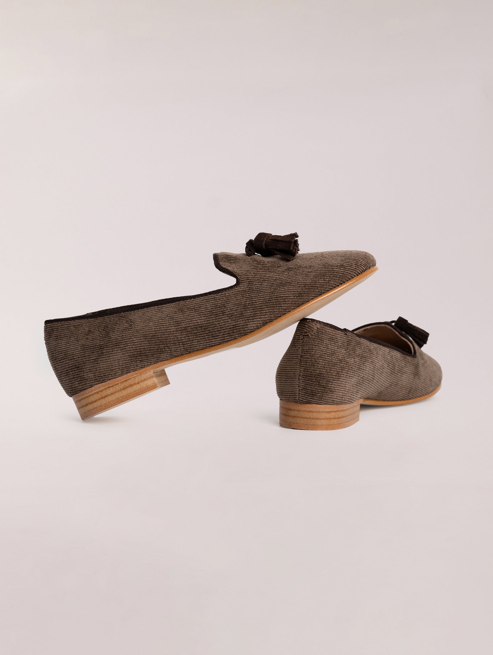 Mocasines de mujer de piel y pana marrón
