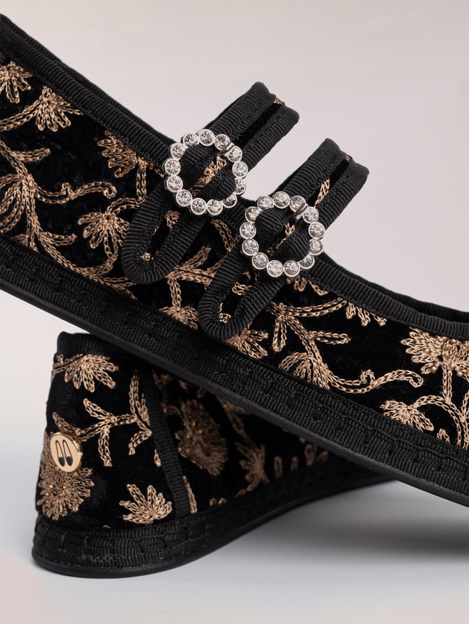 bailarinas-con-doble-tira-estampado-negro