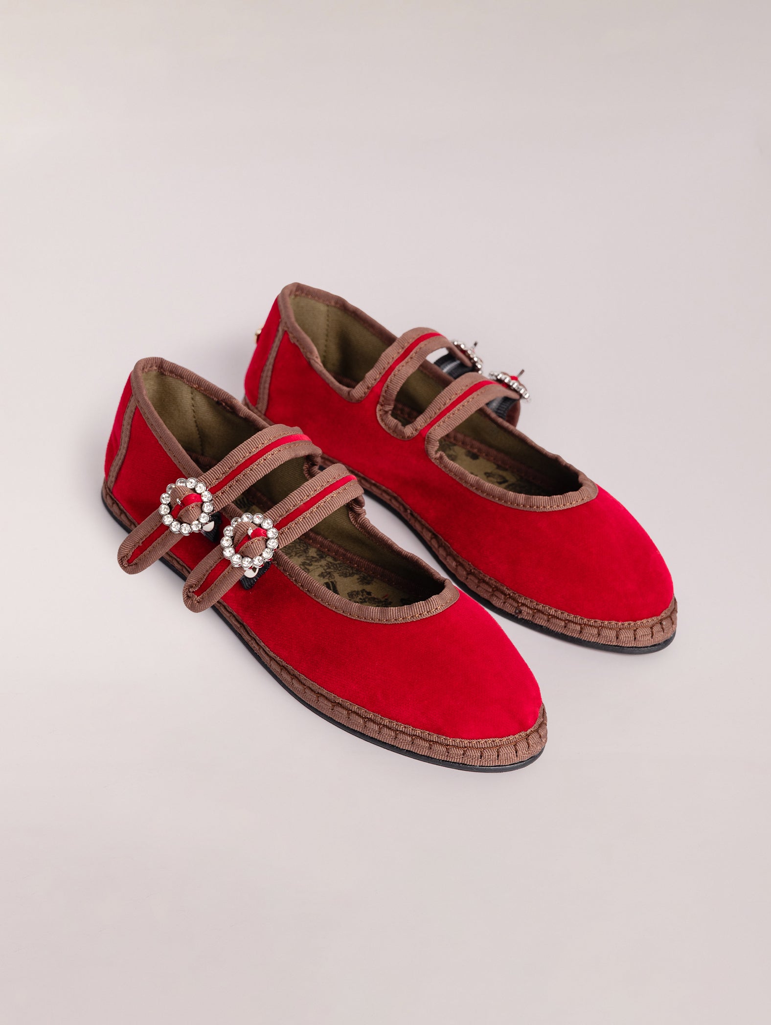 bailarinas-terciopelo-con-doble-tira-rojo