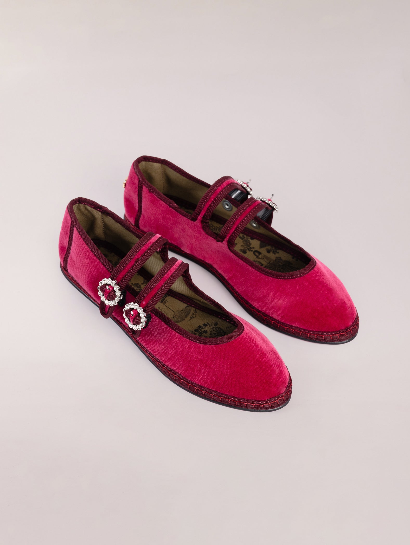bailarinas-terciopelo-con-doble-tira-magenta