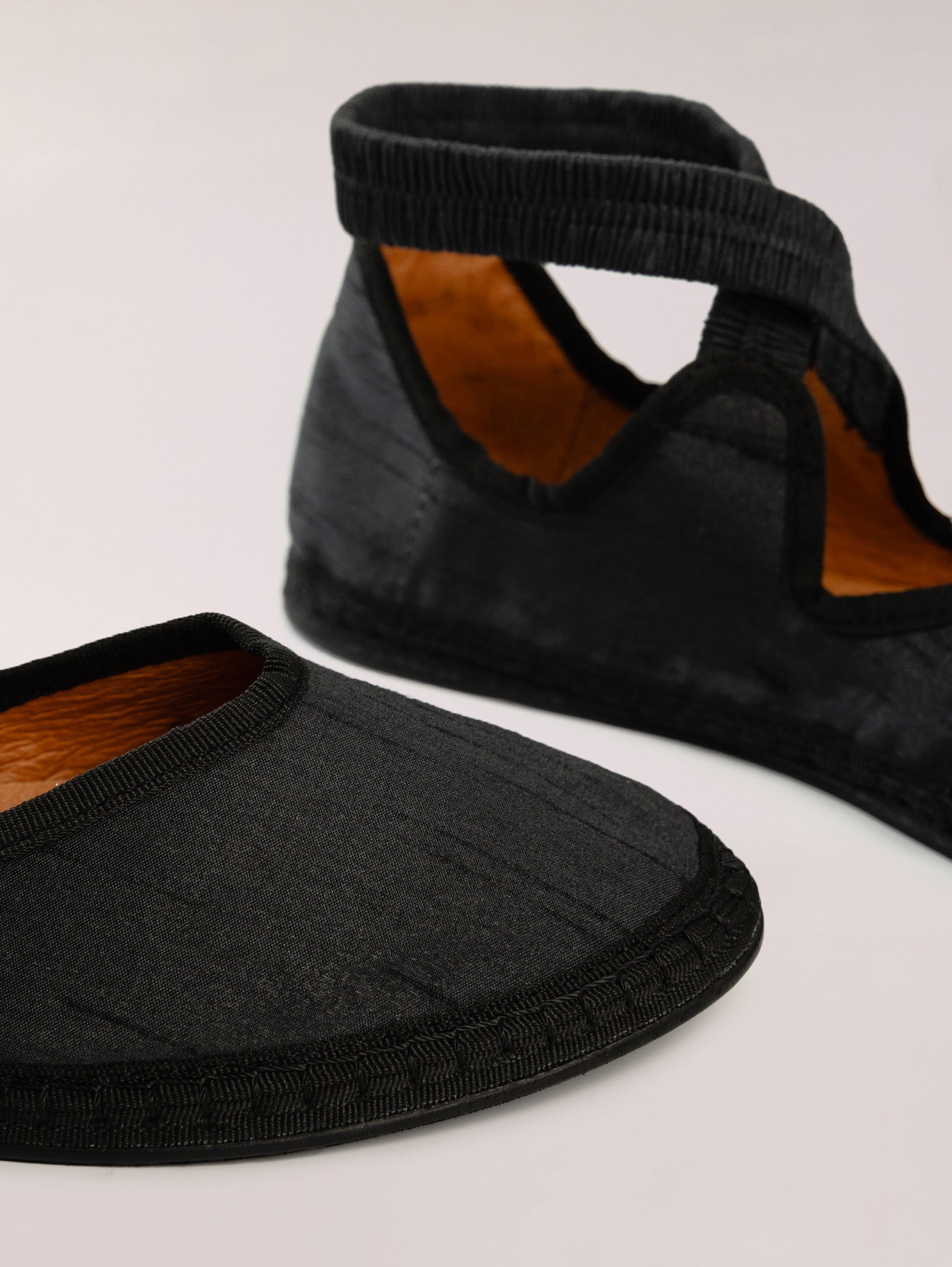 bailarinas-venecianas-de-raso-negro