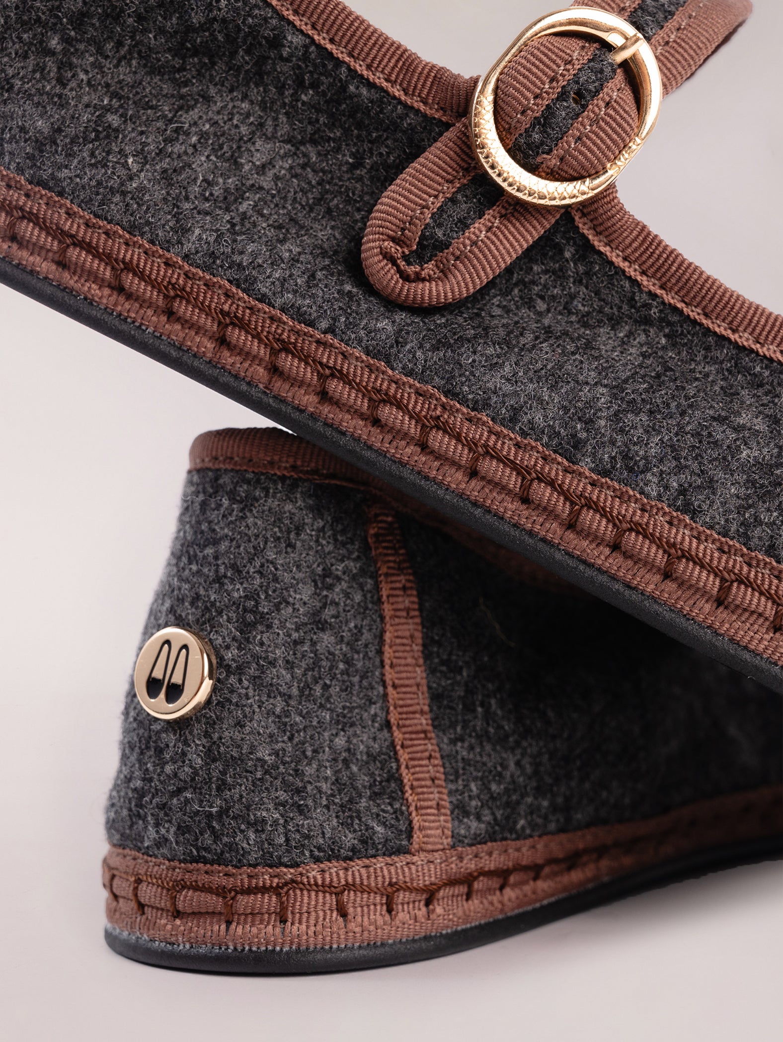 mary-jane-gris-y-marron