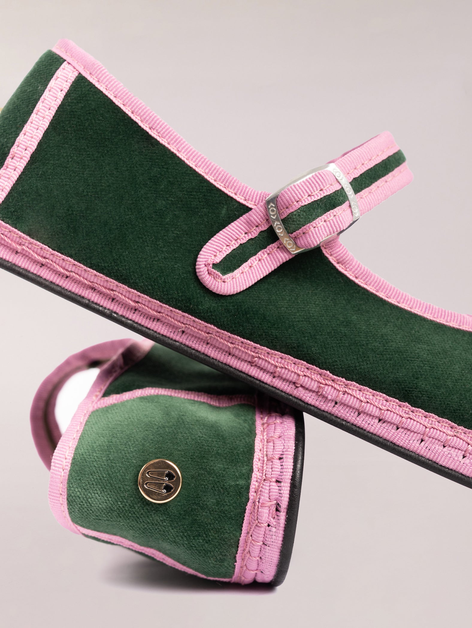 mary-jane-terciopelo-verde-y-rosa-2