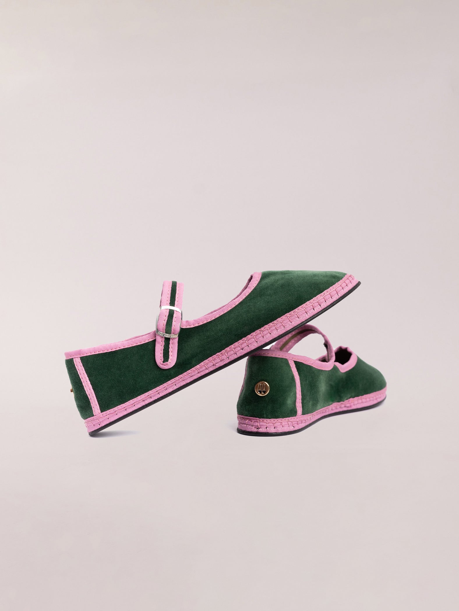mary-jane-terciopelo-verde-y-rosa-1