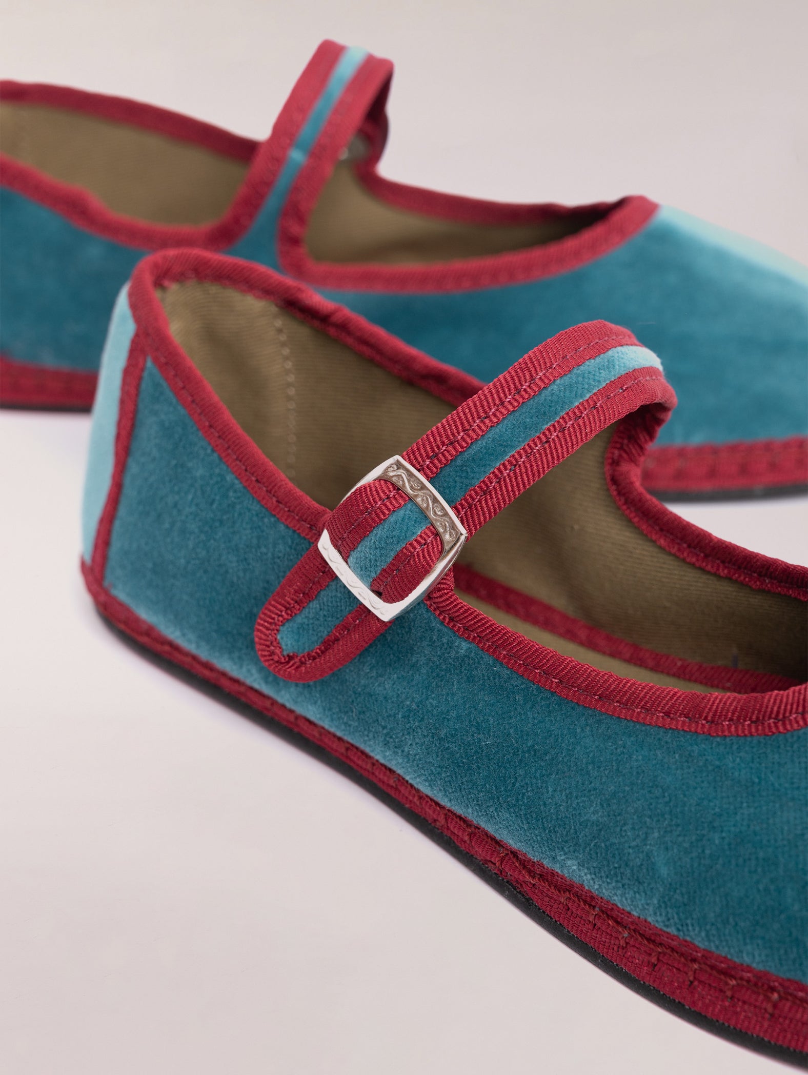 mary-jane-terciopelo-celeste-2