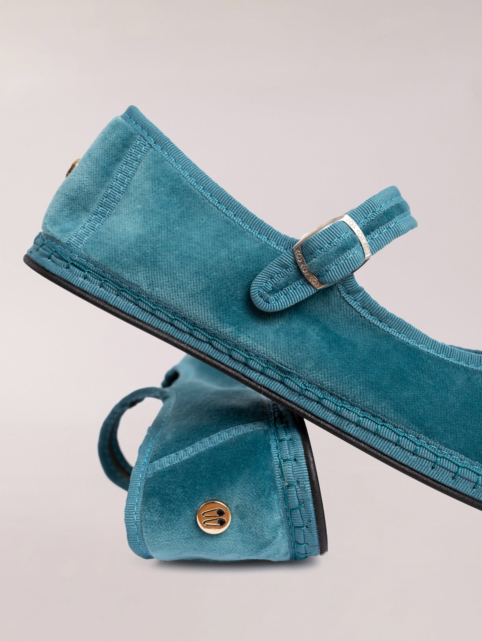 mary-jane-terciopelo-azul-cielo-1