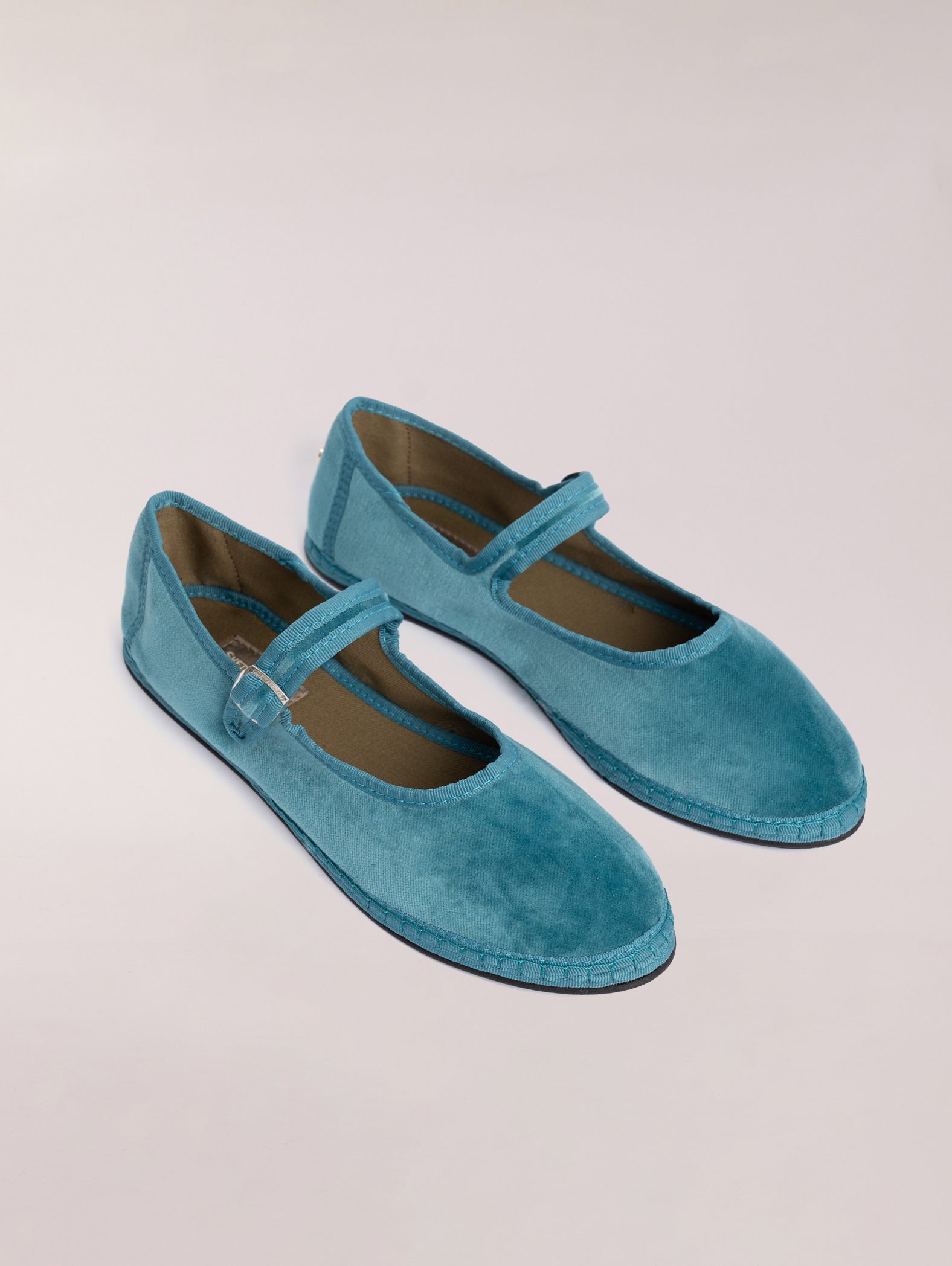 mary-jane-terciopelo-azul-cielo-3