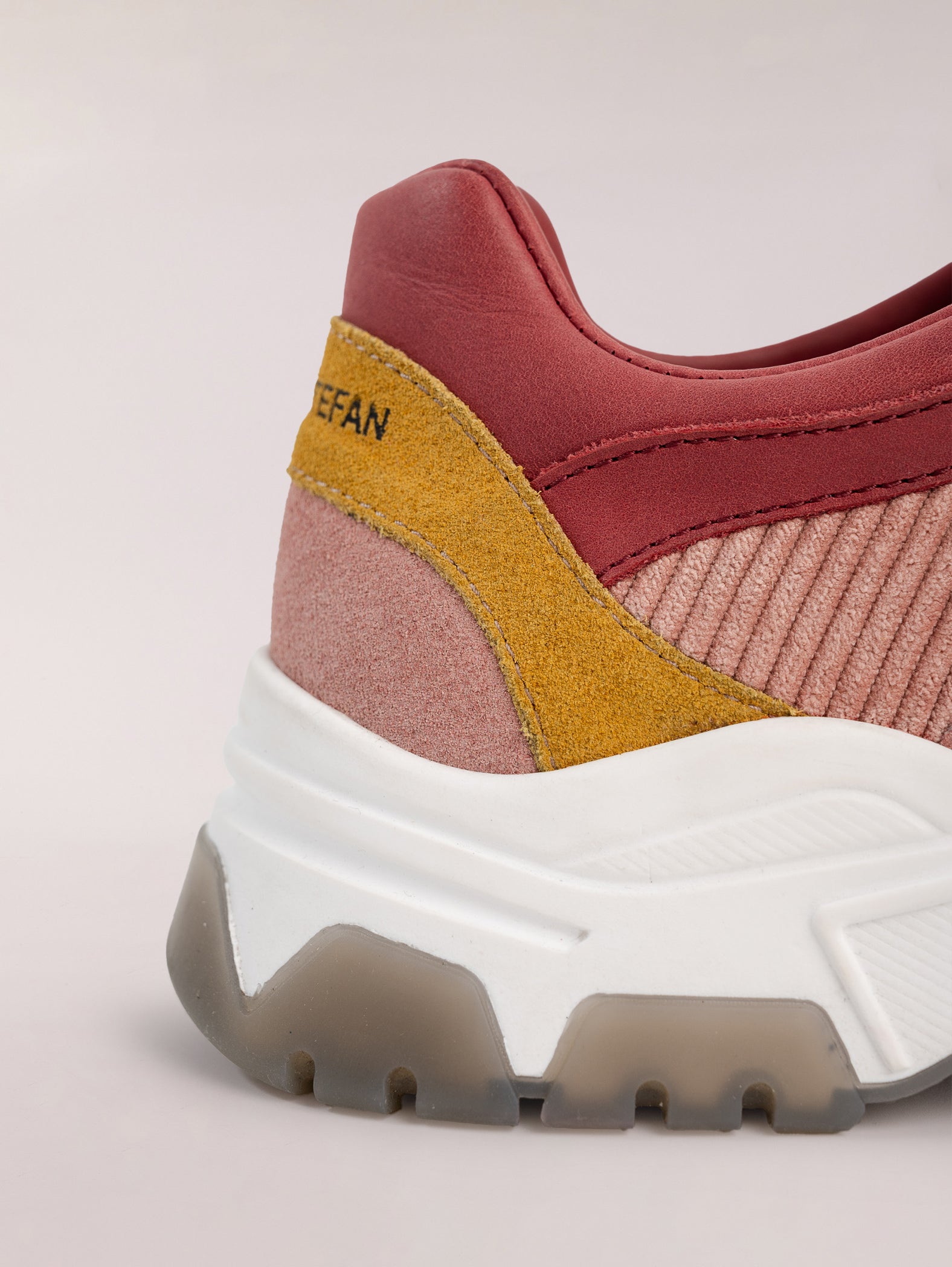 Talón Zapatillas deportivas de vestir texturas amarillo