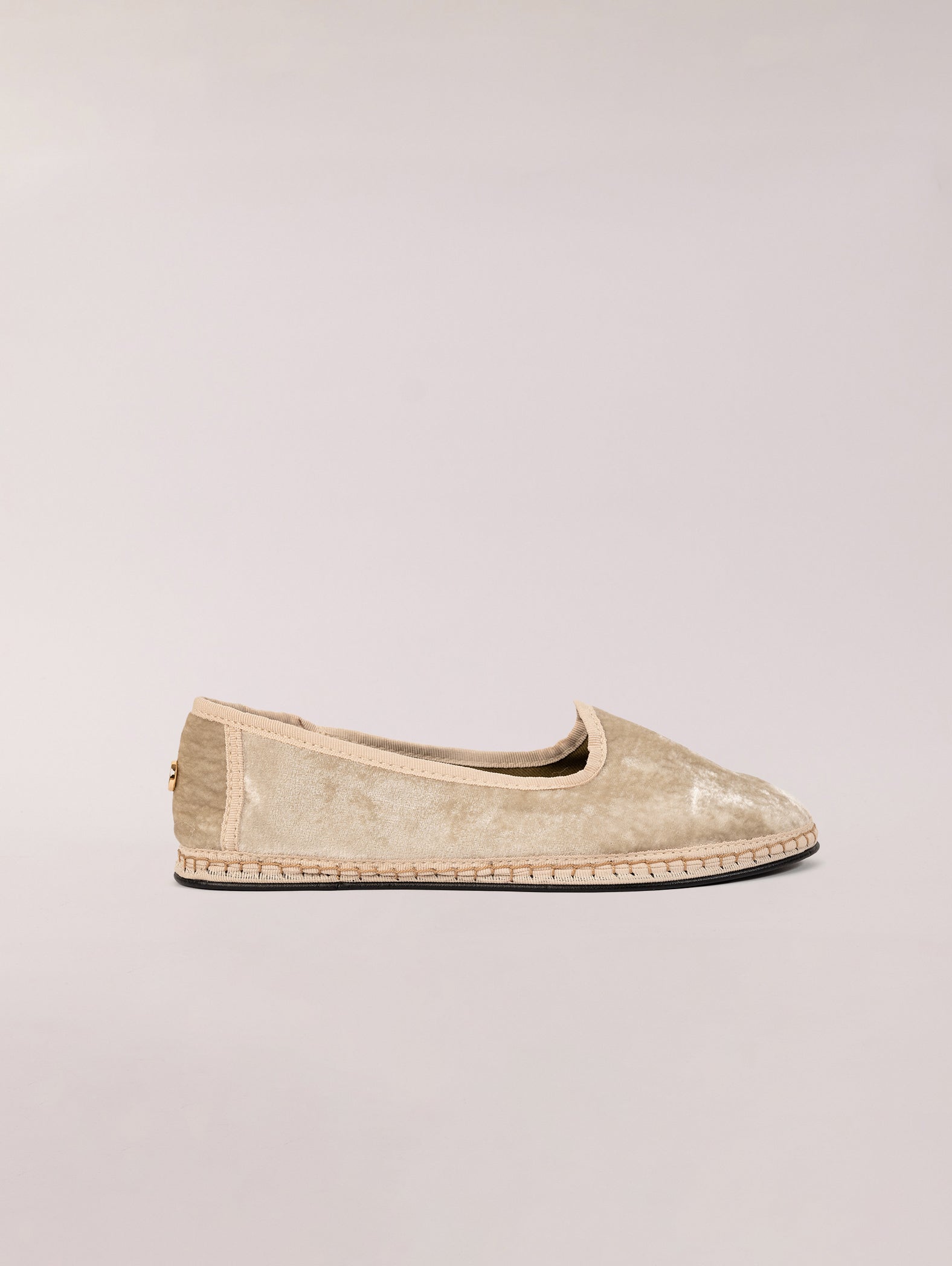 Venecianas-de-terciopelo-Svetis-Nikola-Creamy