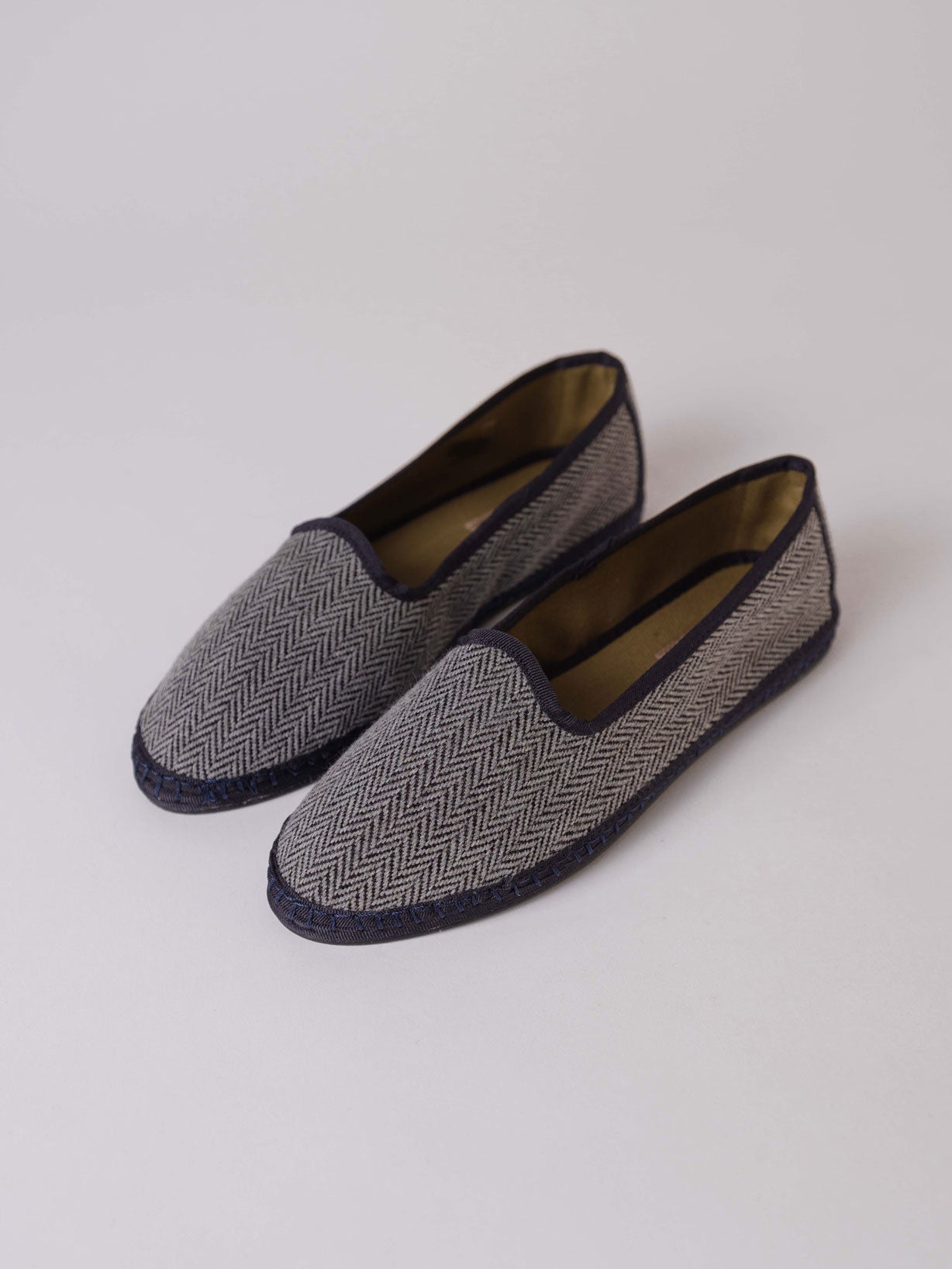 Slipper-de-Espiga-Svetis-Aspen-Sky-1