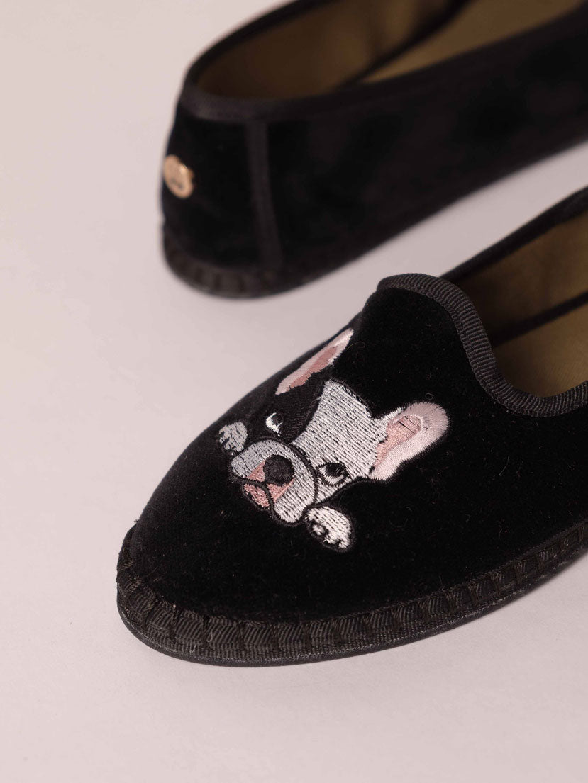 Venecianas-de-terciopelo-Svetis-Nikola-Bulldog