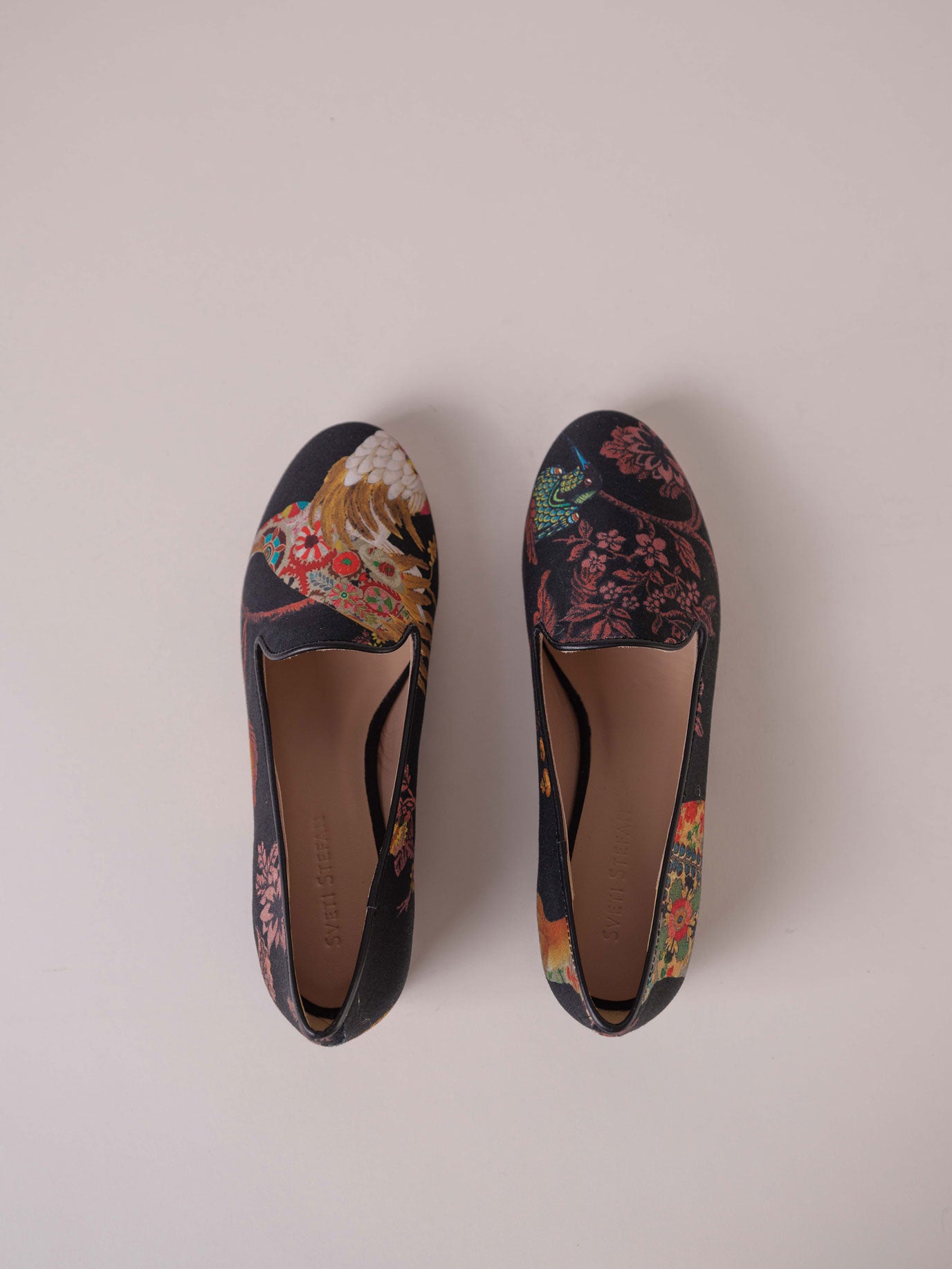 Mocasines mujer estampado negro