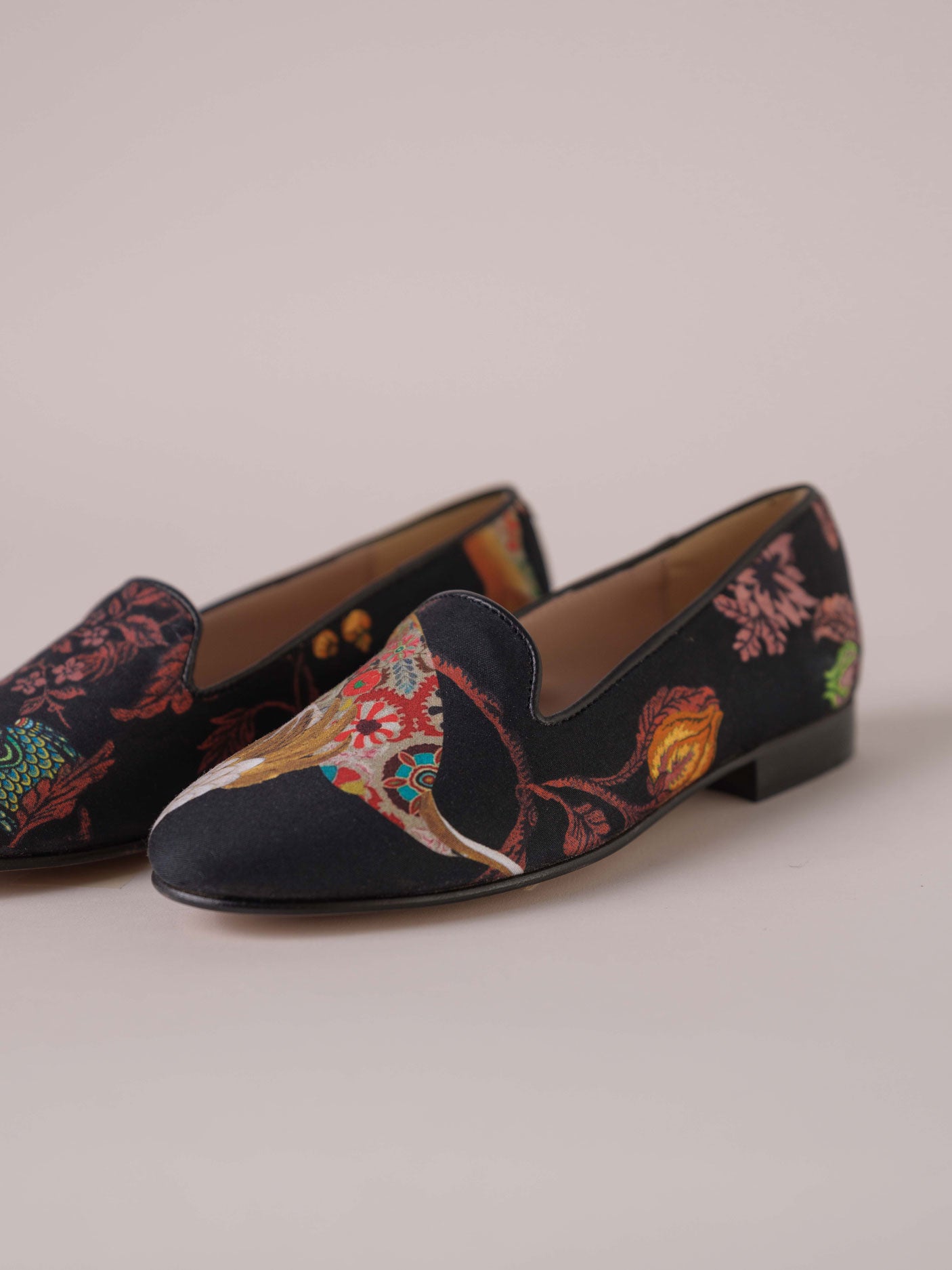 Mocasines mujer estampado negro