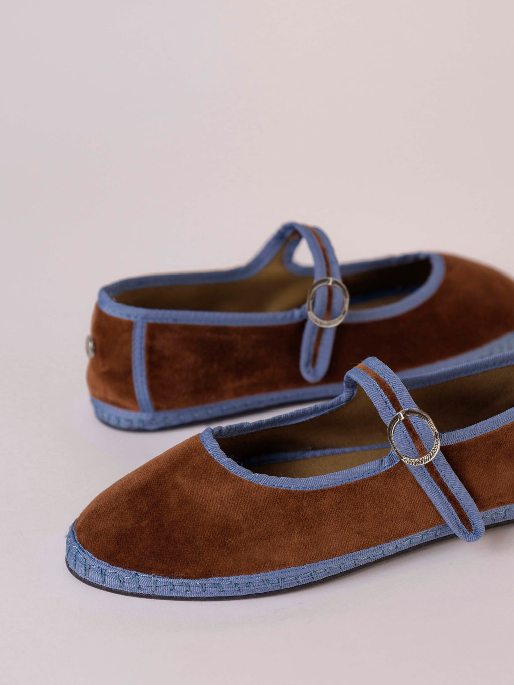 Svetis Mary Jane Camel