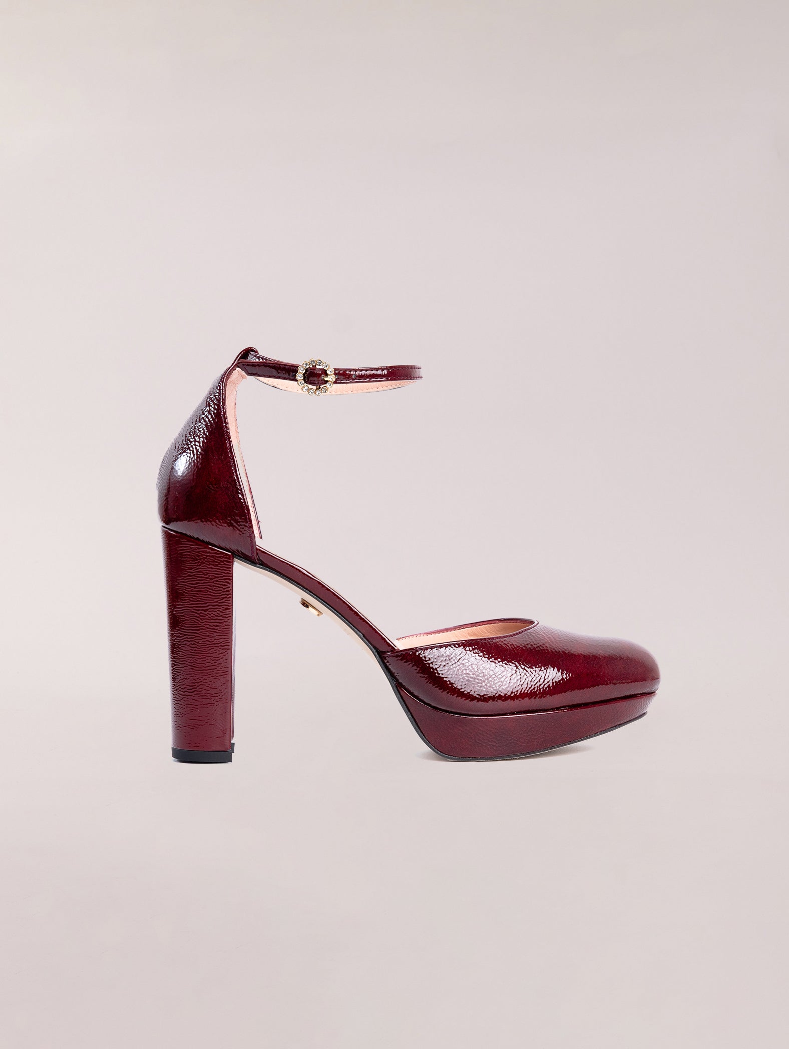 zapatos-de-tacón-burdeos-de-piel