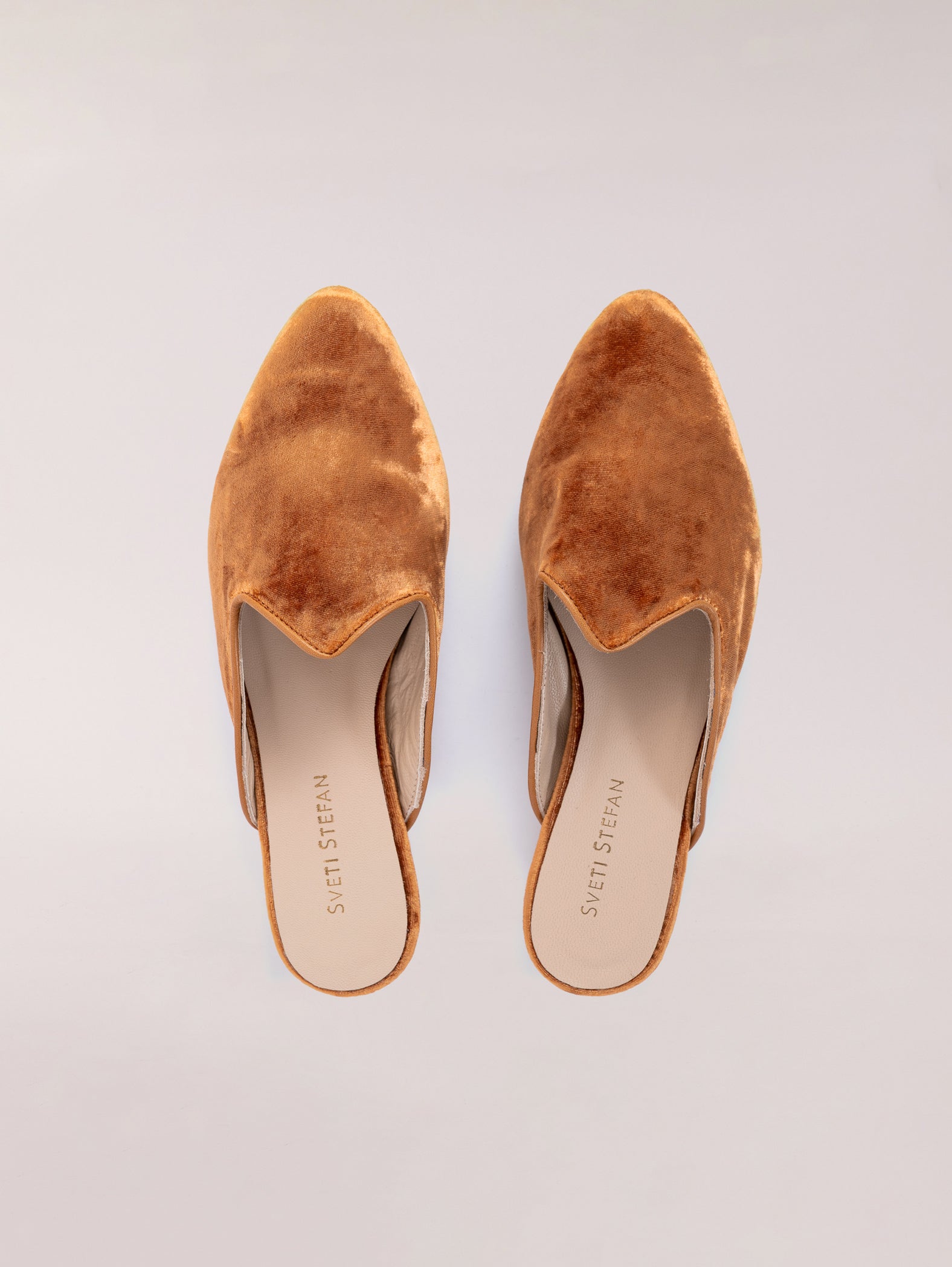 mules-de-terciopelo-naranja