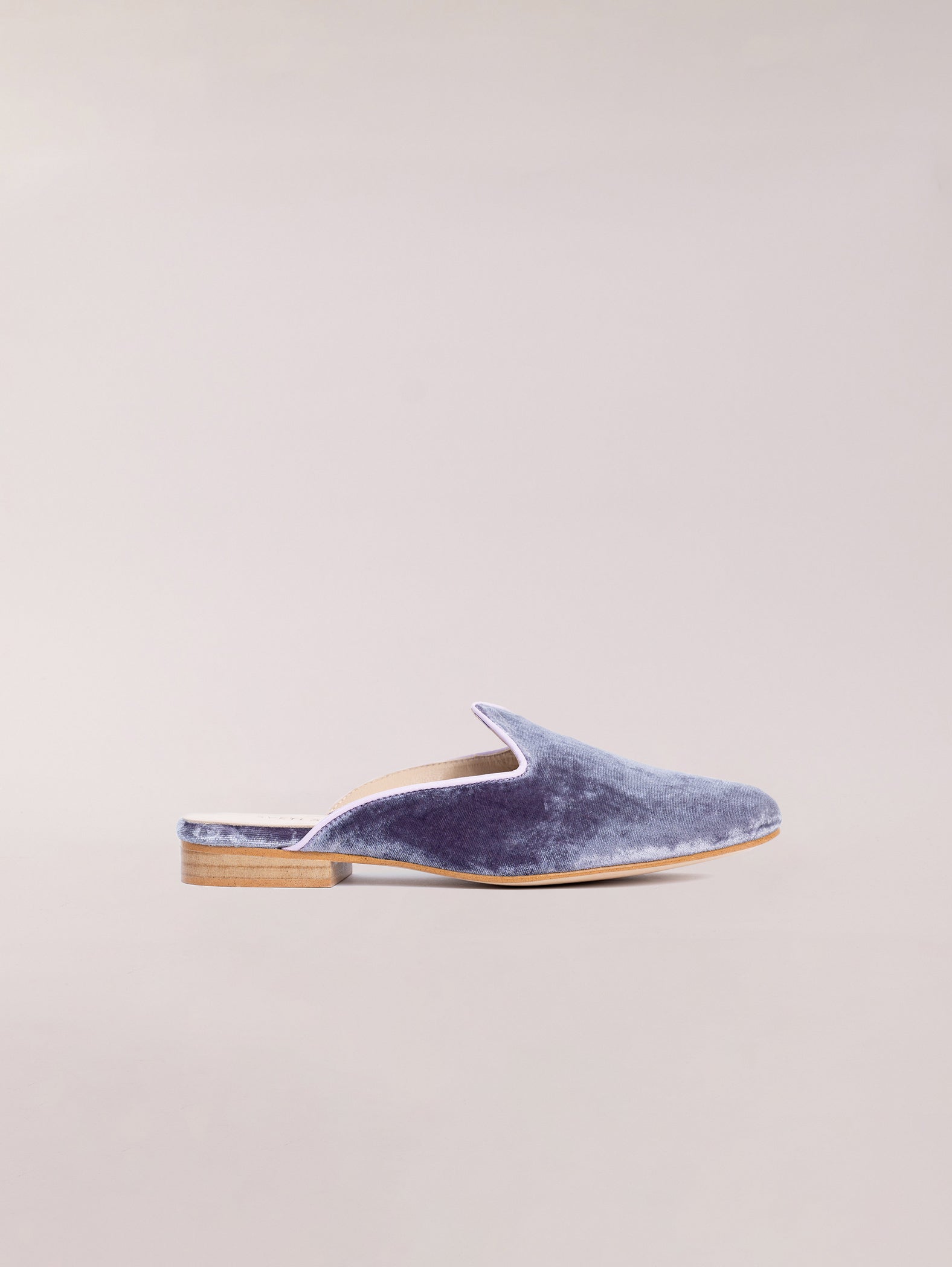 mules-de-terciopelo-gris